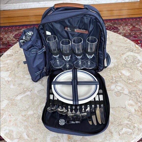 NWOT Picnic Backpack - Picture 3 of 12